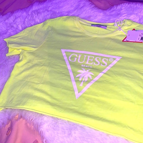 Never worn guess cropped tee - Picture 3 of 3
